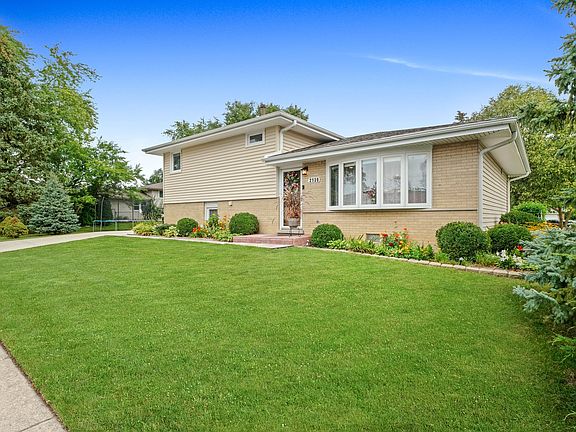 3rd image of 2139 N Westmoreland Dr