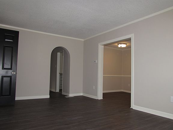3rd image of 503 E Collins St