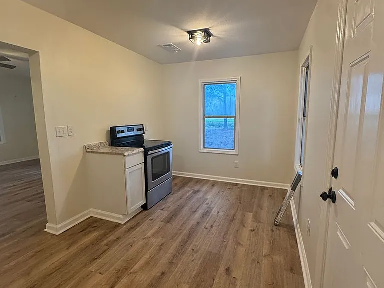 2204 Barnhill Rd — Photo 5