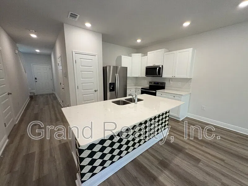 3 bed, 2.5 bath, 1537 sqft, $1,749 — Photo 3