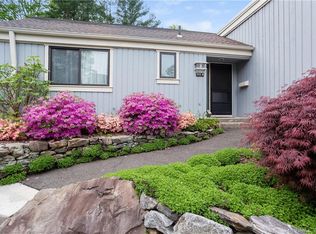 295 Heritage Vlg #B, Southbury, CT 06488