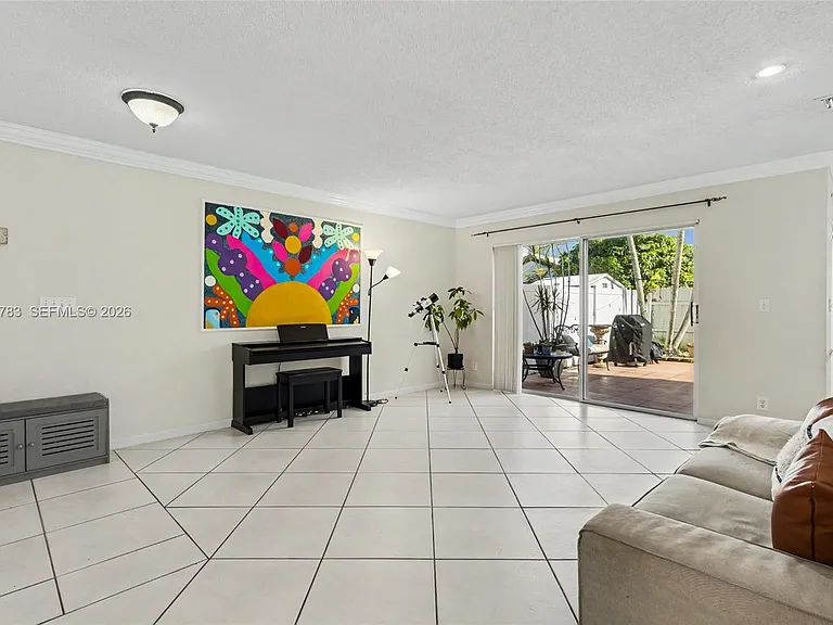 17367 SW 20th Ct — Photo 5