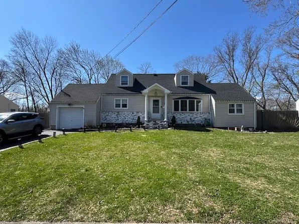 12 Bruce Lane, Kings Park, NY 11754