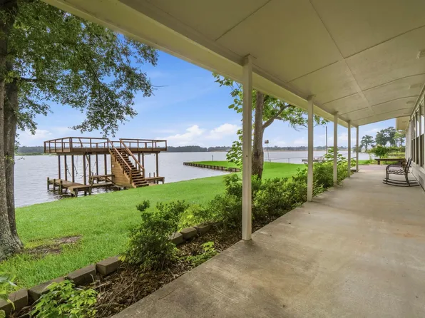 453 Sandy Ln, Onalaska, TX 77360