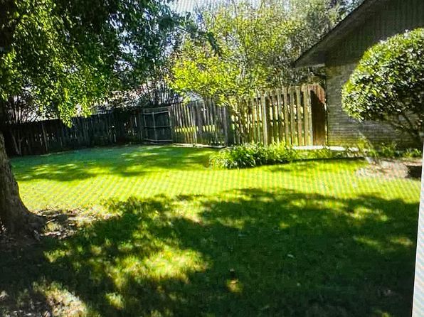 1608 N 3rd St, McGehee, AR 71654
