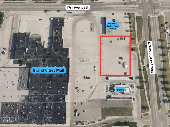 1726 S Washington St, Grand Forks, ND 58201