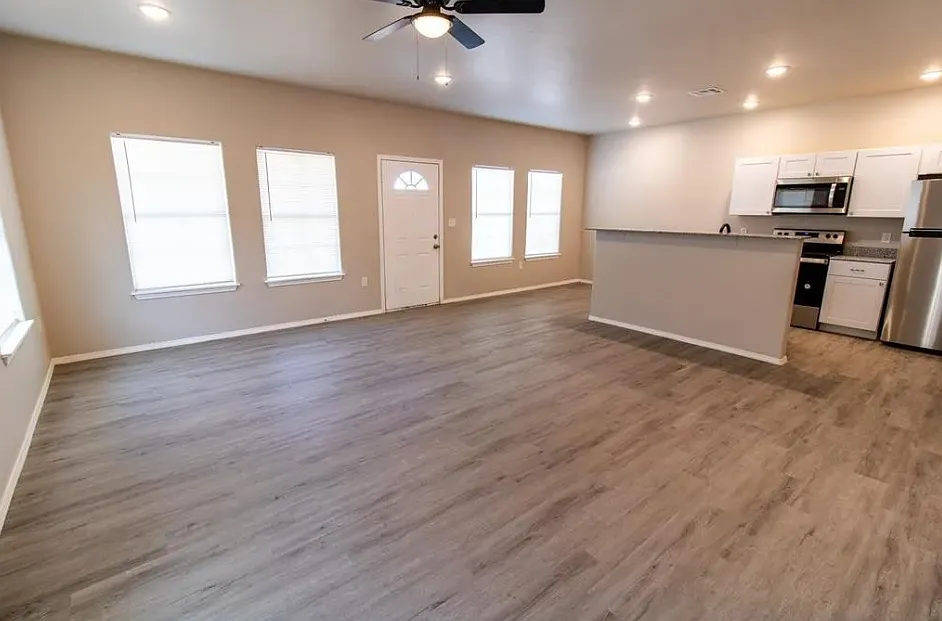 3 bed, 1245 sqft, $1,500 — Photo 3