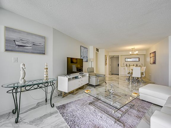 4th image of 320 Seaview Ct APT 1010