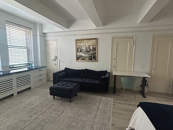 4th image of 162 W 56th St APT 1606