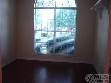 3rd image of 3101 Fox Hollow Dr