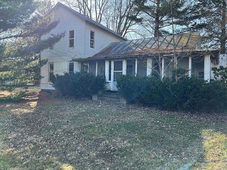 1st image of 15 Superior St
