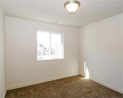 246 N 750 E — Photo 11