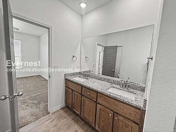 5th image of 737 Freedom Cir