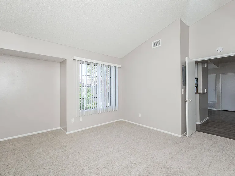 Oak Tree Court Apartment Homes — Photo 20