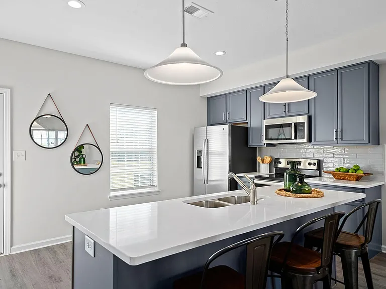 401 Victory Rd — Photo 9