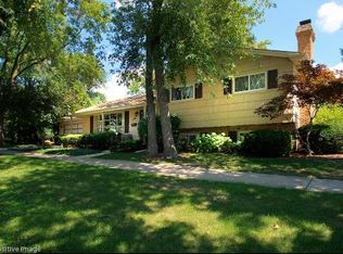 745 Town Pl, Hinsdale, IL