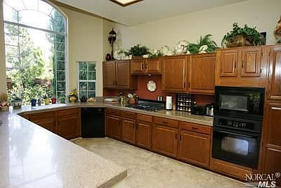 4th image of 150 Windsor Dr