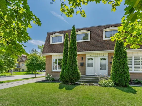 21 Coachwood Rd, Brantford, ON N3R 3R5