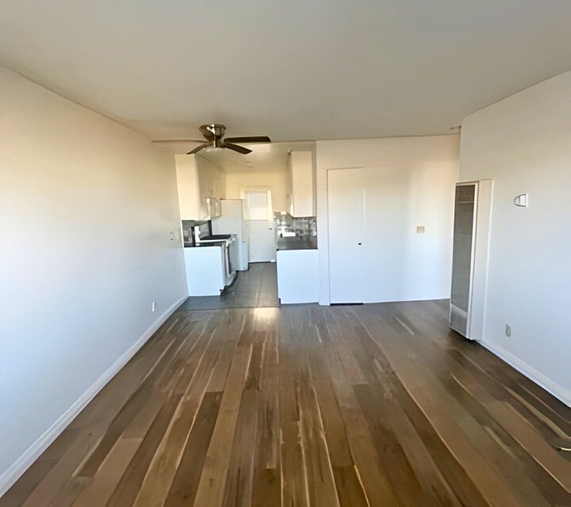 1st image of 1148 Stanley Ave APT 2
