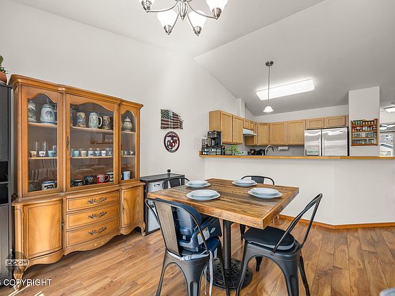 3rd image of 10409 Valley Park Dr