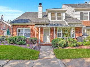 9 Harwich Vlg, Scotch Plains, NJ 07076