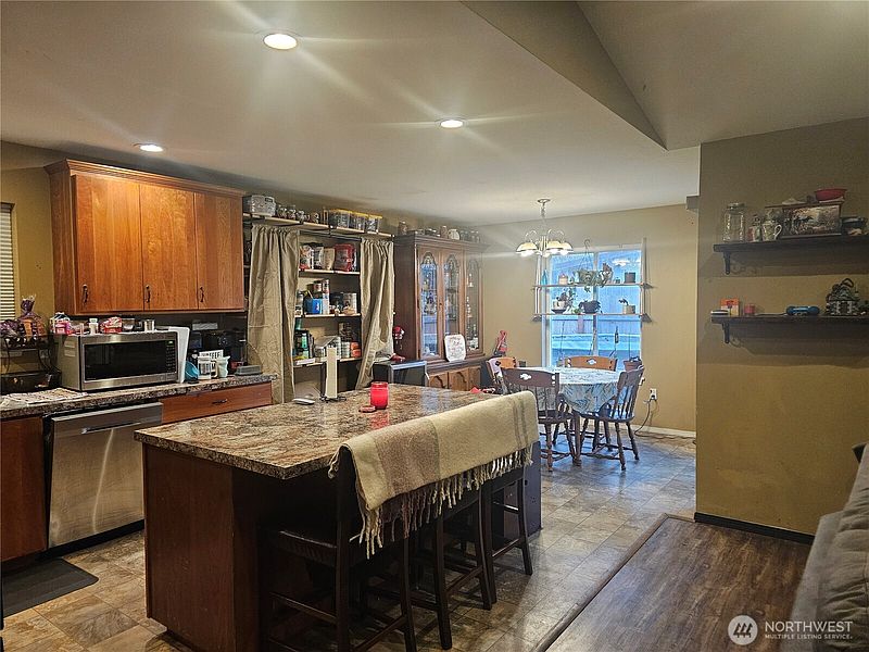 4th image of 180 A Mossyrock Road W