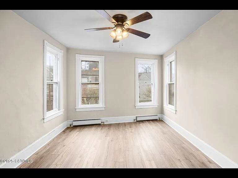 148 Bloom St — Photo 7