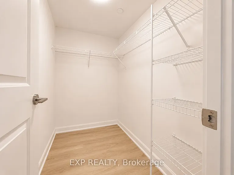 5162 Yonge St #Townhouse 10 — Photo 11
