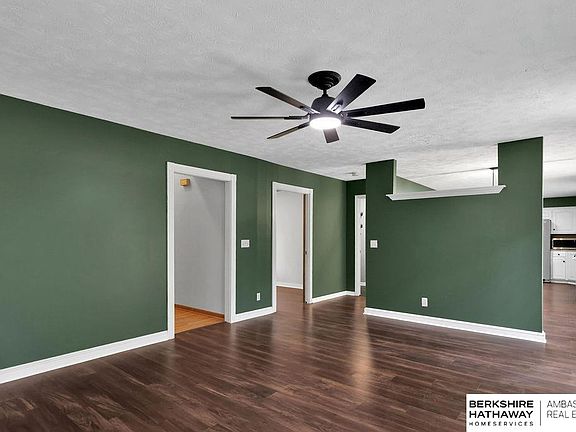 5th image of 2909 Blackhawk Dr