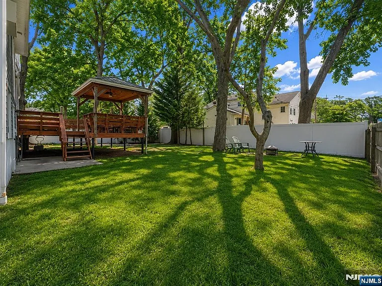 75 Cypress Rd — Photo 33