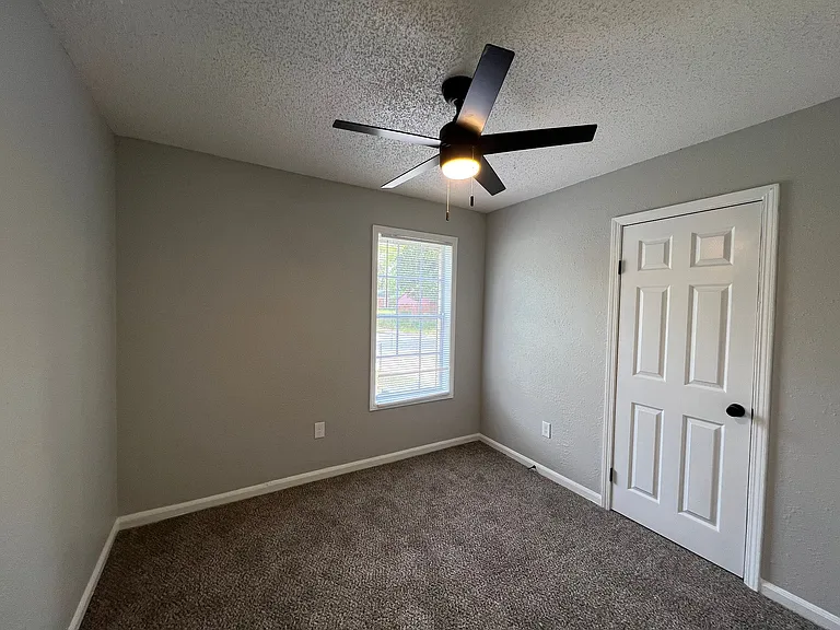 1181 Canary Ln — Photo 5
