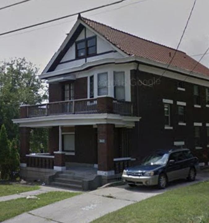 1st image of 3827 Saint Lawrence Ave #2