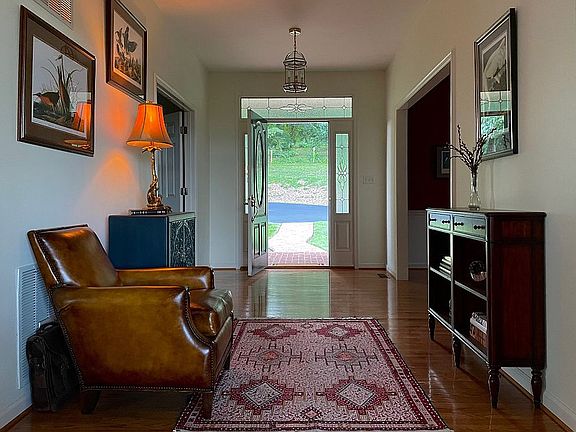 3rd image of 260 Crescent Oaks Dr
