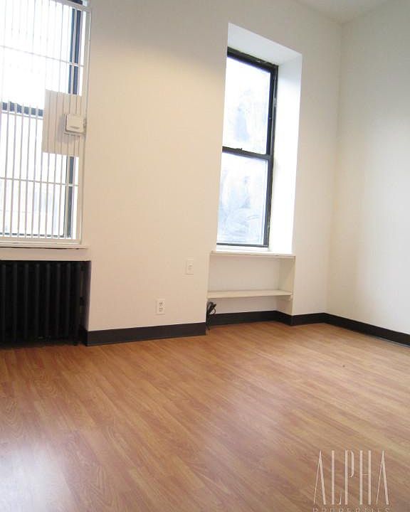 1st image of 605 E 11th St APT 2A