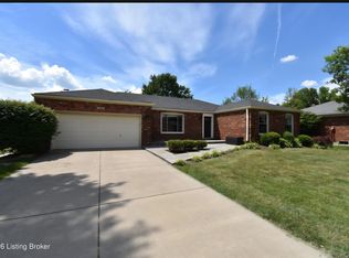 308 Hawick Pl, Douglass Hills, KY