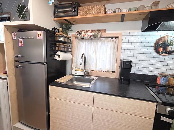 3rd image of 867 Schwanger Rd Unit 13