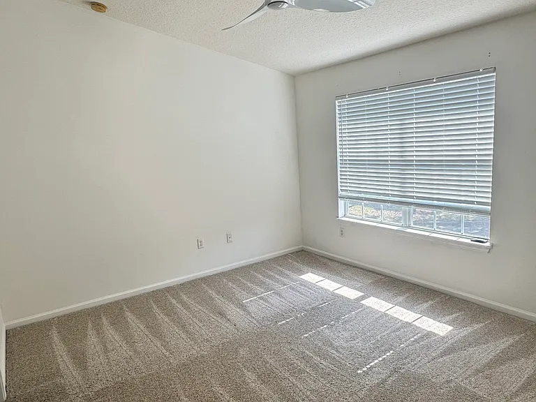 5862 Pavilion Dr — Photo 8