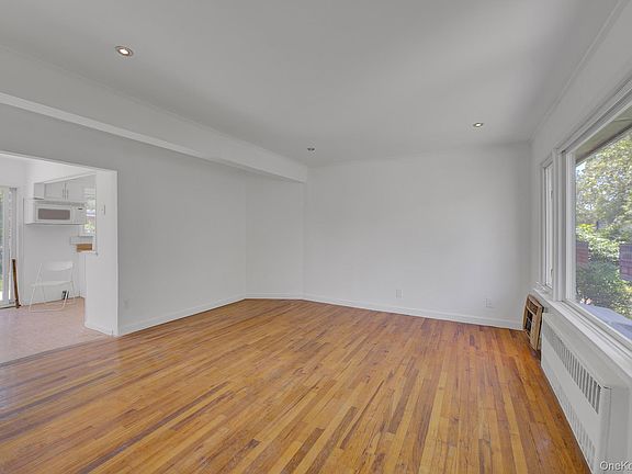 3rd image of 771 Maple Place