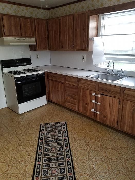 1st image of 26 Woodland Ave Floor 2