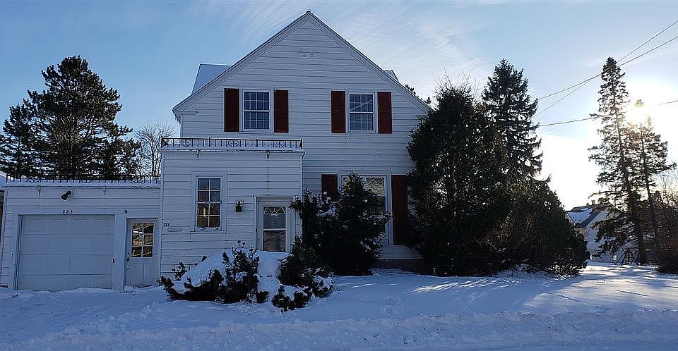 2nd image of 223 W Ridge St