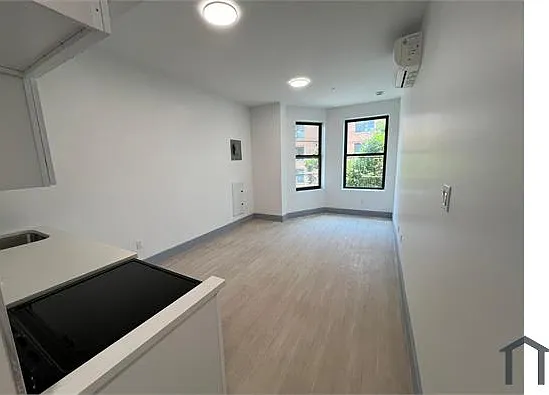 Studio, 600 sqft, $2,646 — Photo 1
