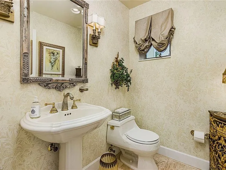 950 Galleon Dr — Photo 29