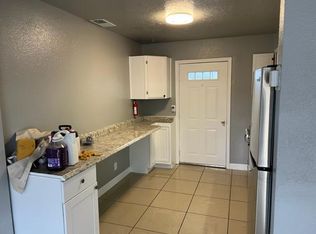 112 Sandia Rd NW APT A, Albuquerque, NM 87107