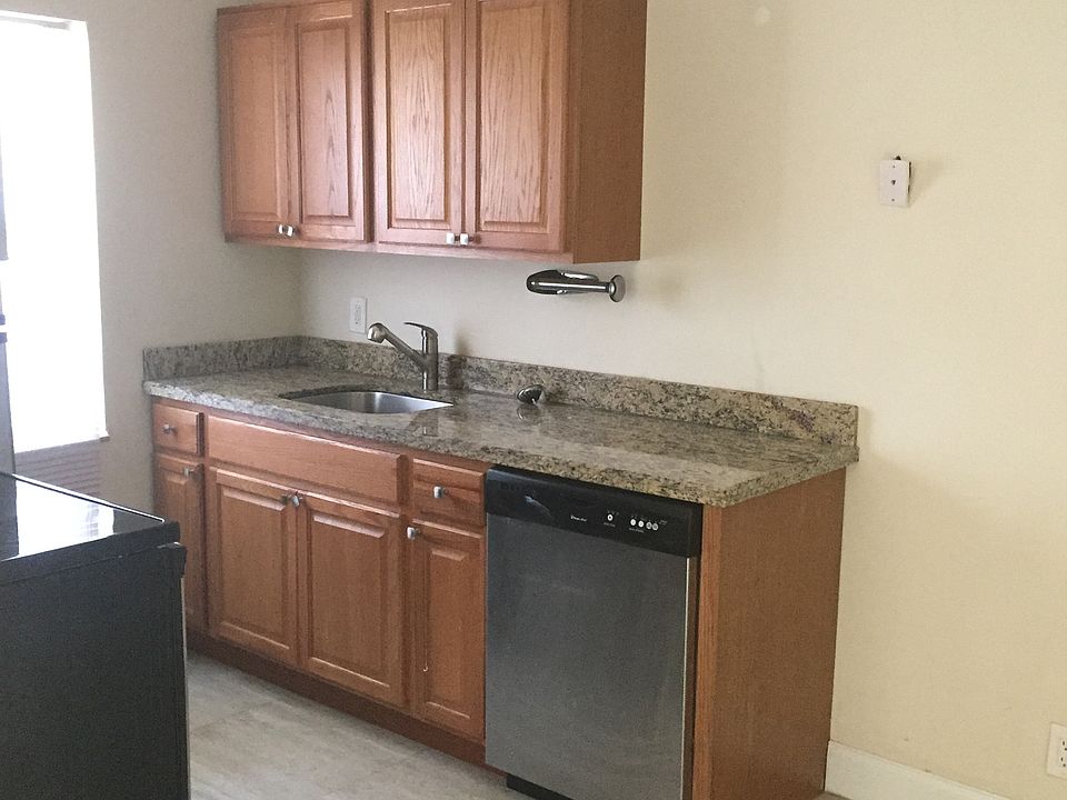 1st image of 607 NE 29th Dr #5