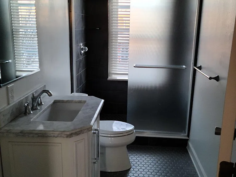 1017 W Clay St — Photo 12