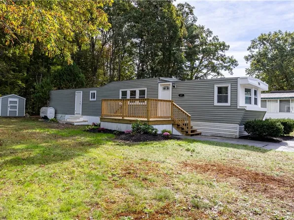 17 Park Ln, Coventry, RI 02816