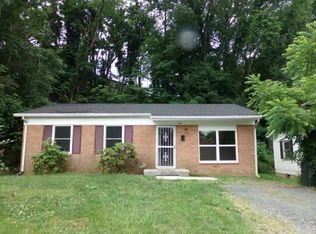 916 10th St, Waynesboro, VA 22980