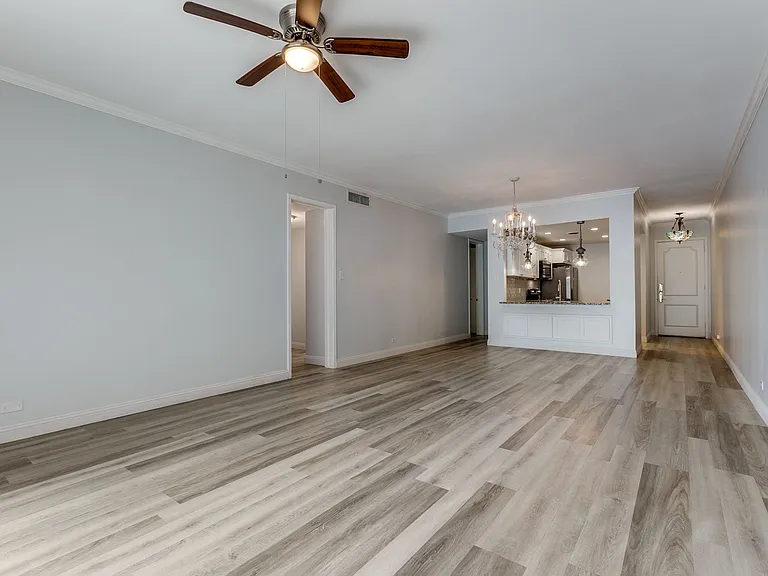 7709 Broadway #113 — Photo 6
