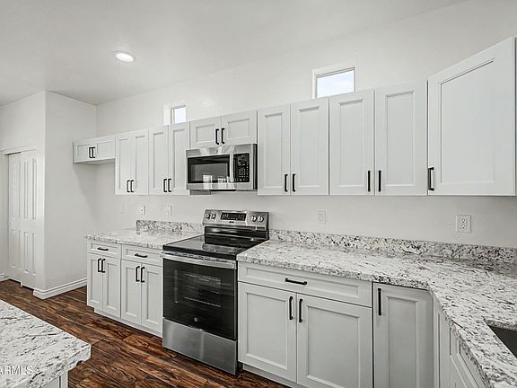 3rd image of 9442 W BERKELEY Road