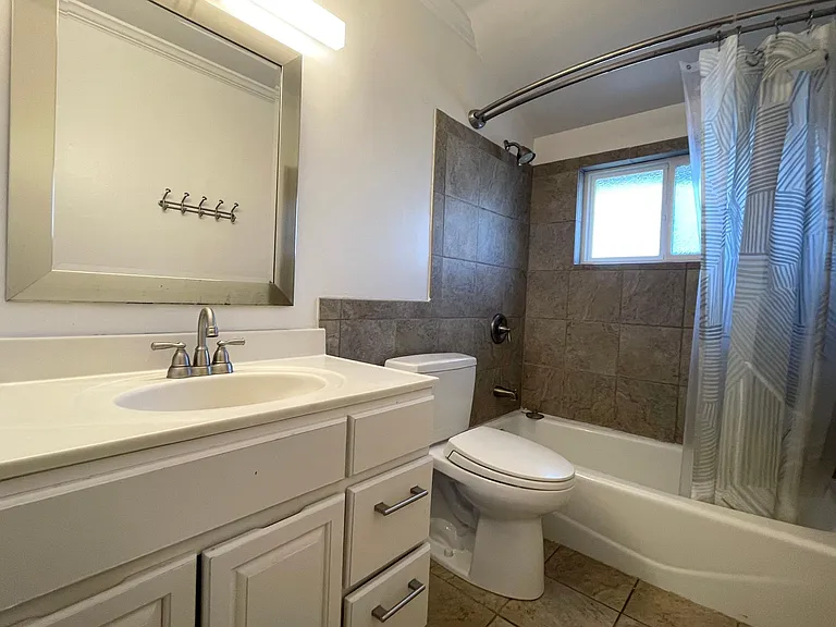 212 Ludell Dr — Photo 14